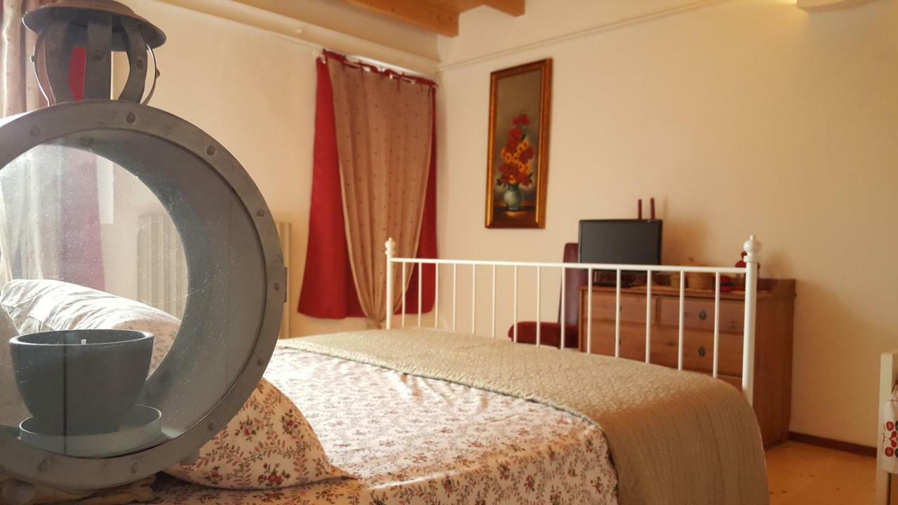 フェラーラCasa Di Ariannaアパートメント エクステリア 写真